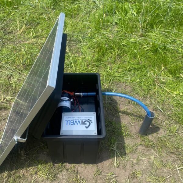 Animal Solar weidedrinkbak 80 ltr bronpomp wagen 1